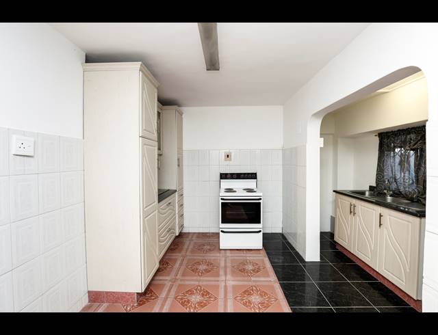 4 BEDROOM FREEHOLD FOR SALE IN NORTHCROFT